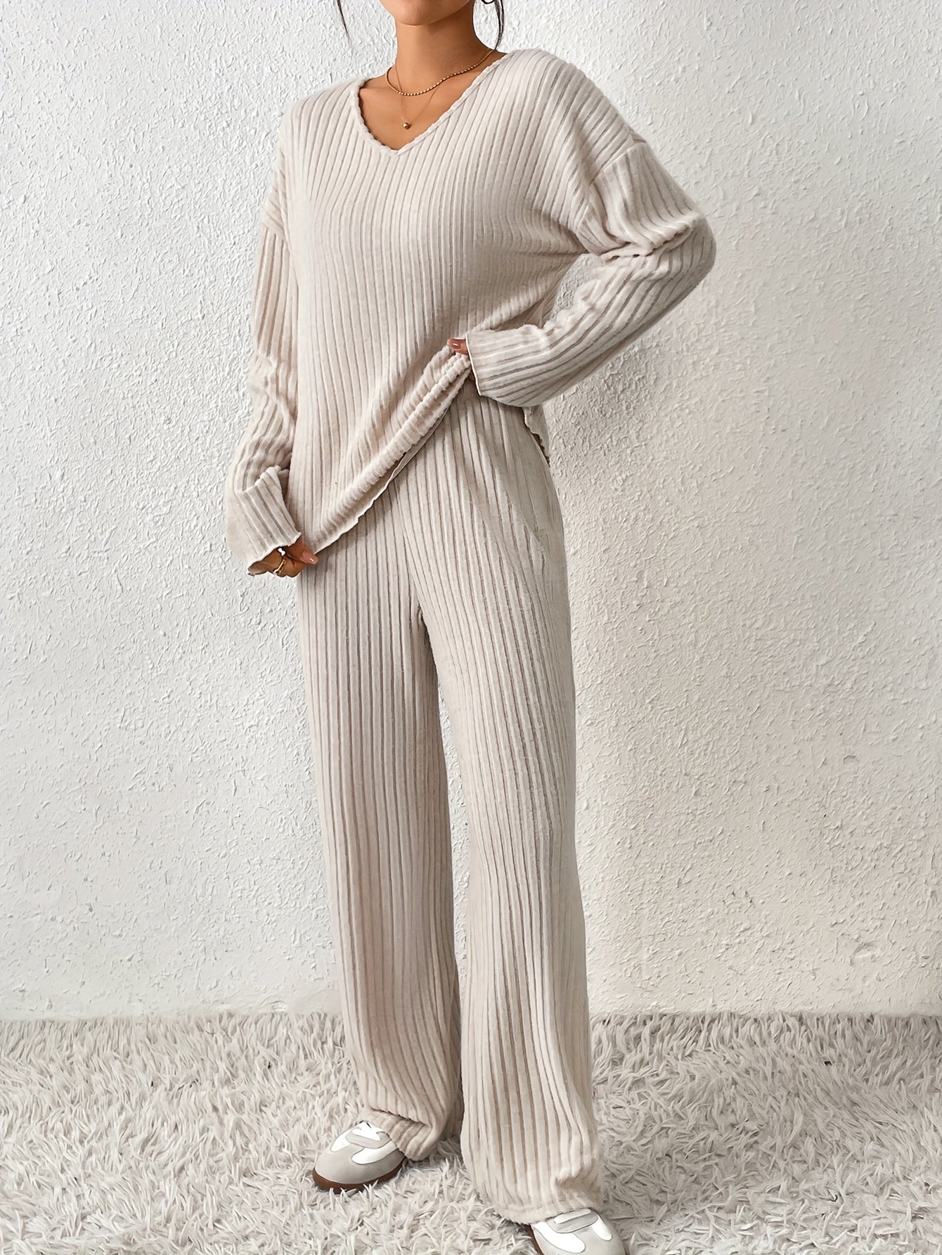 Iris | Ribbed V-Neck Lounge Set