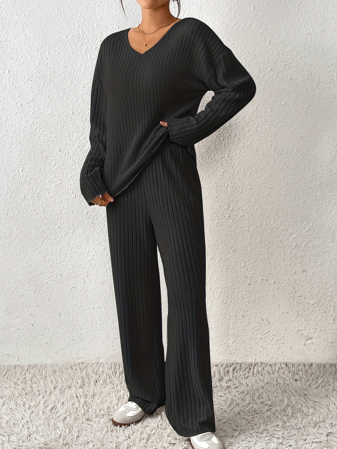 Iris | Ribbed V-Neck Lounge Set